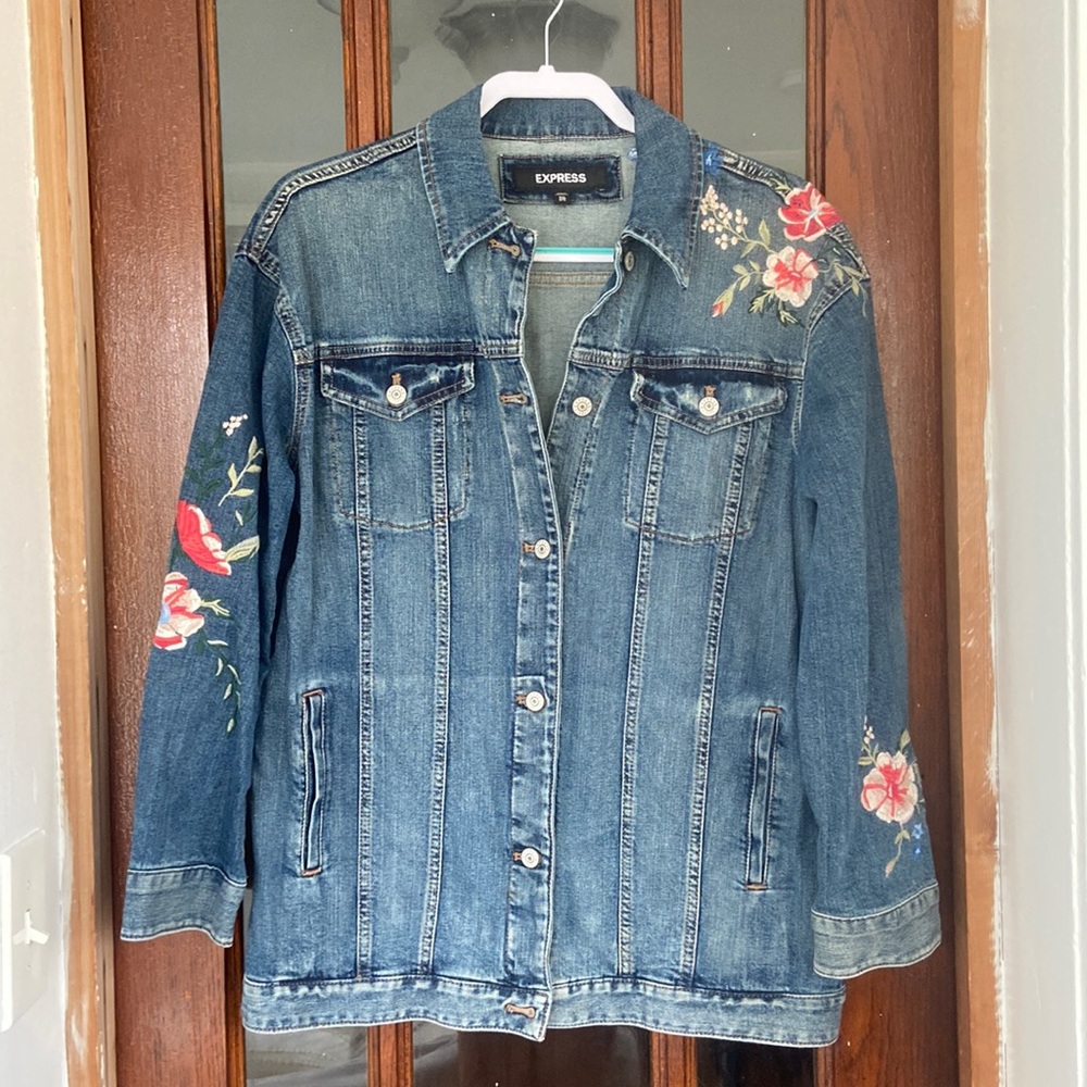 Express embroidered jean jacket. Size M/L.